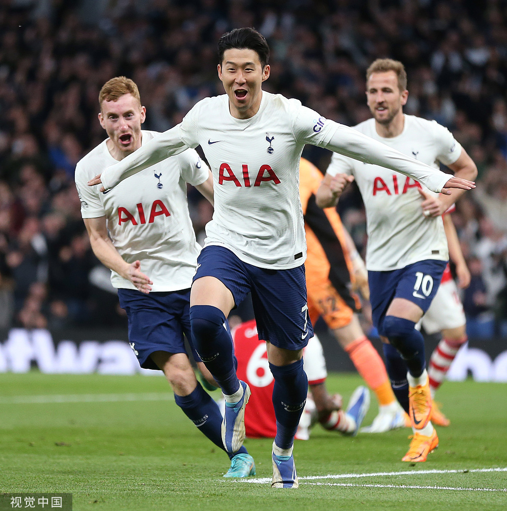 英超热刺 3-0 大胜阿森纳，凯恩点射孙